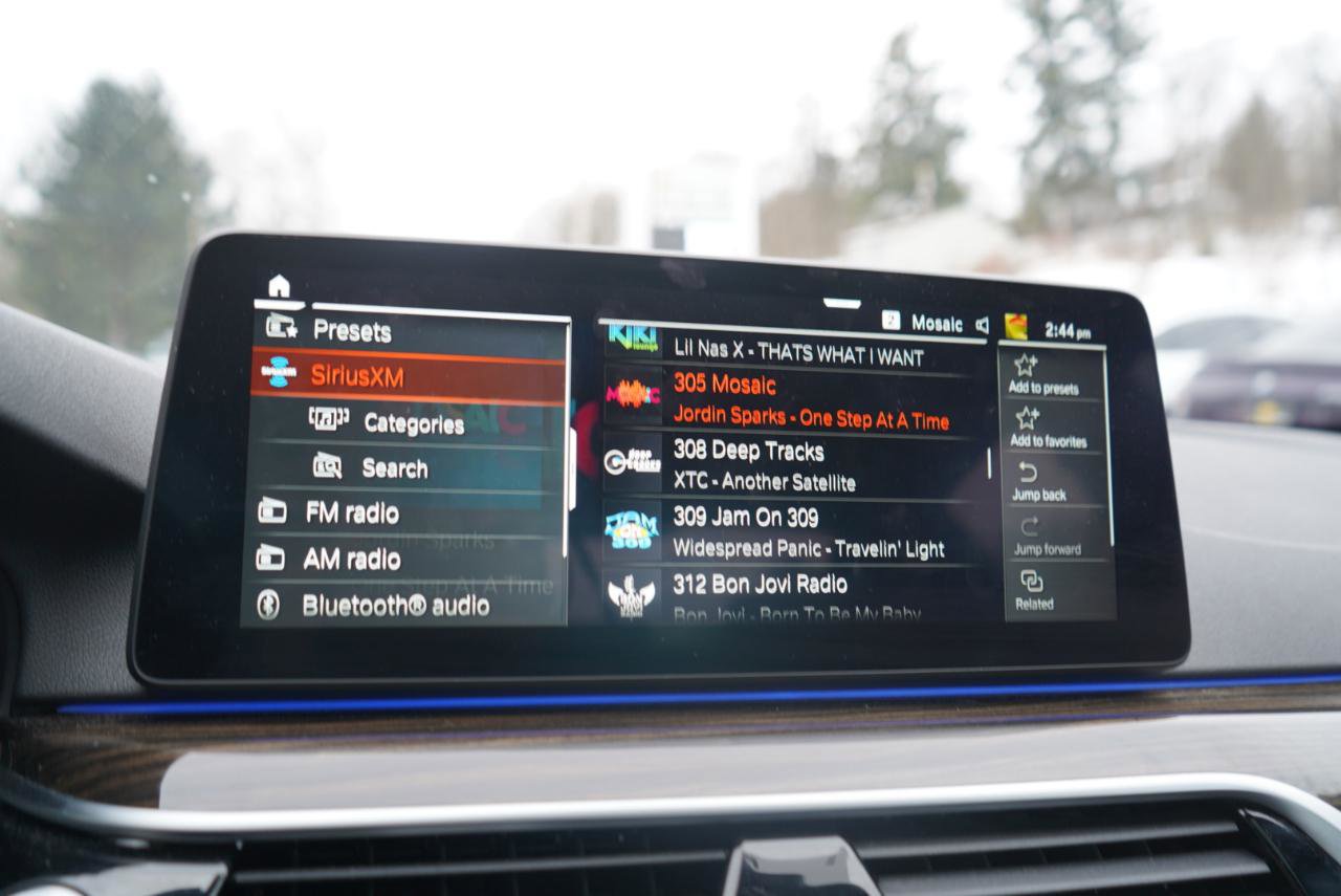 Used 2023 BMW 540i xDrive w/ M Sport Package image 35