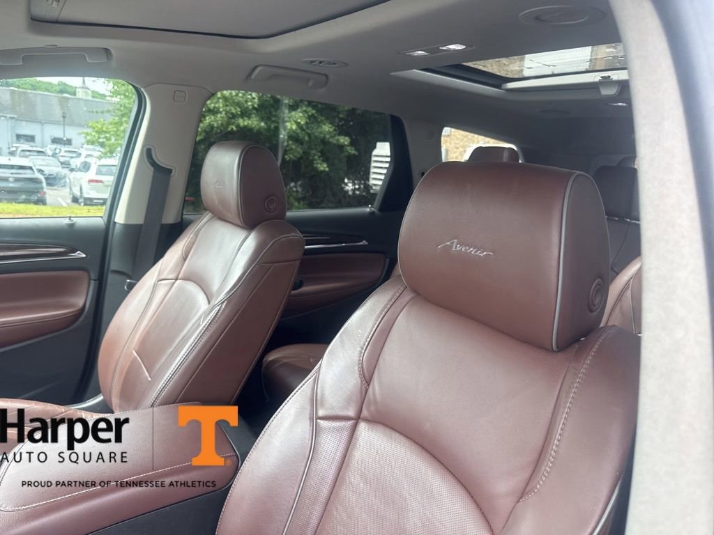Used 2018 Buick Enclave Avenir w/ Avenir Technology Package AWD/4WD image 12
