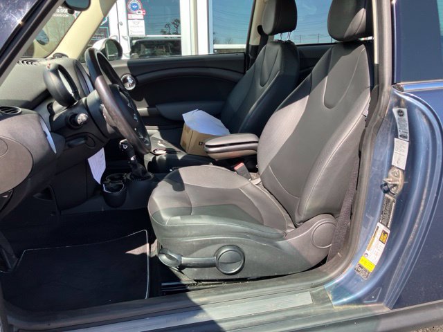 Used 2011 MINI Cooper Hardtop FWD image 2
