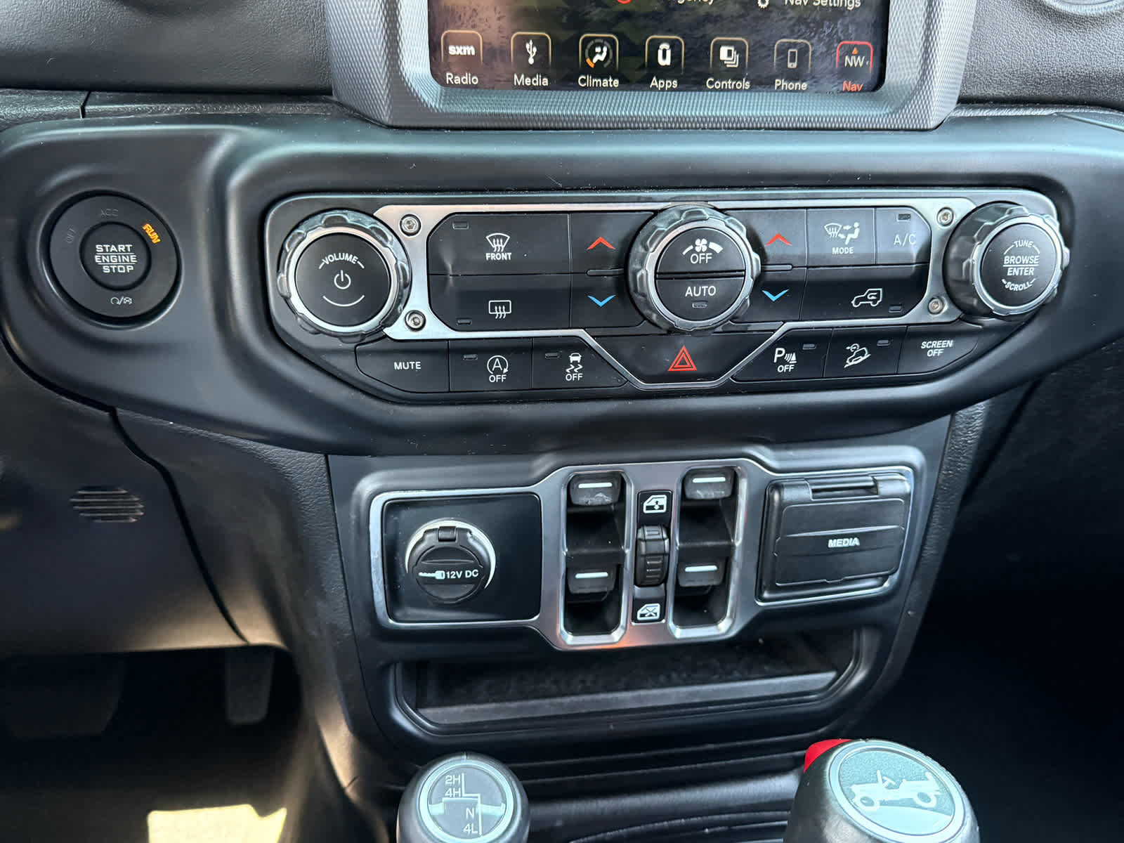 Used 2019 Jeep Wrangler Unlimited Sahara image 21