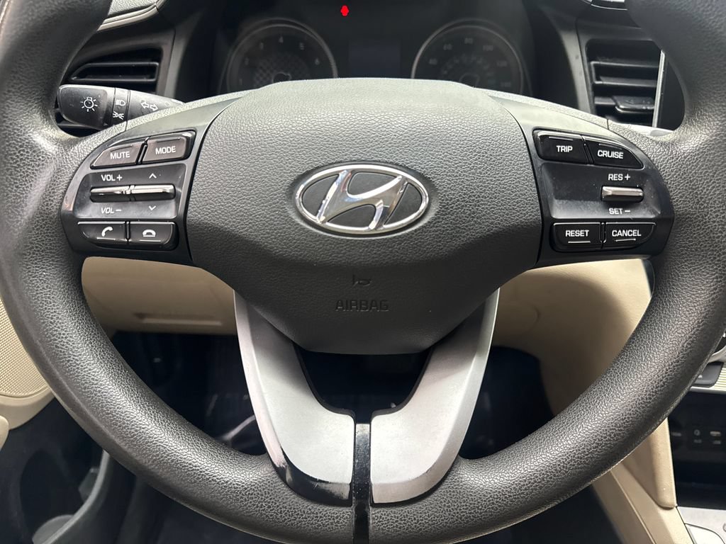 Used 2019 Hyundai Elantra SE FWD image 46