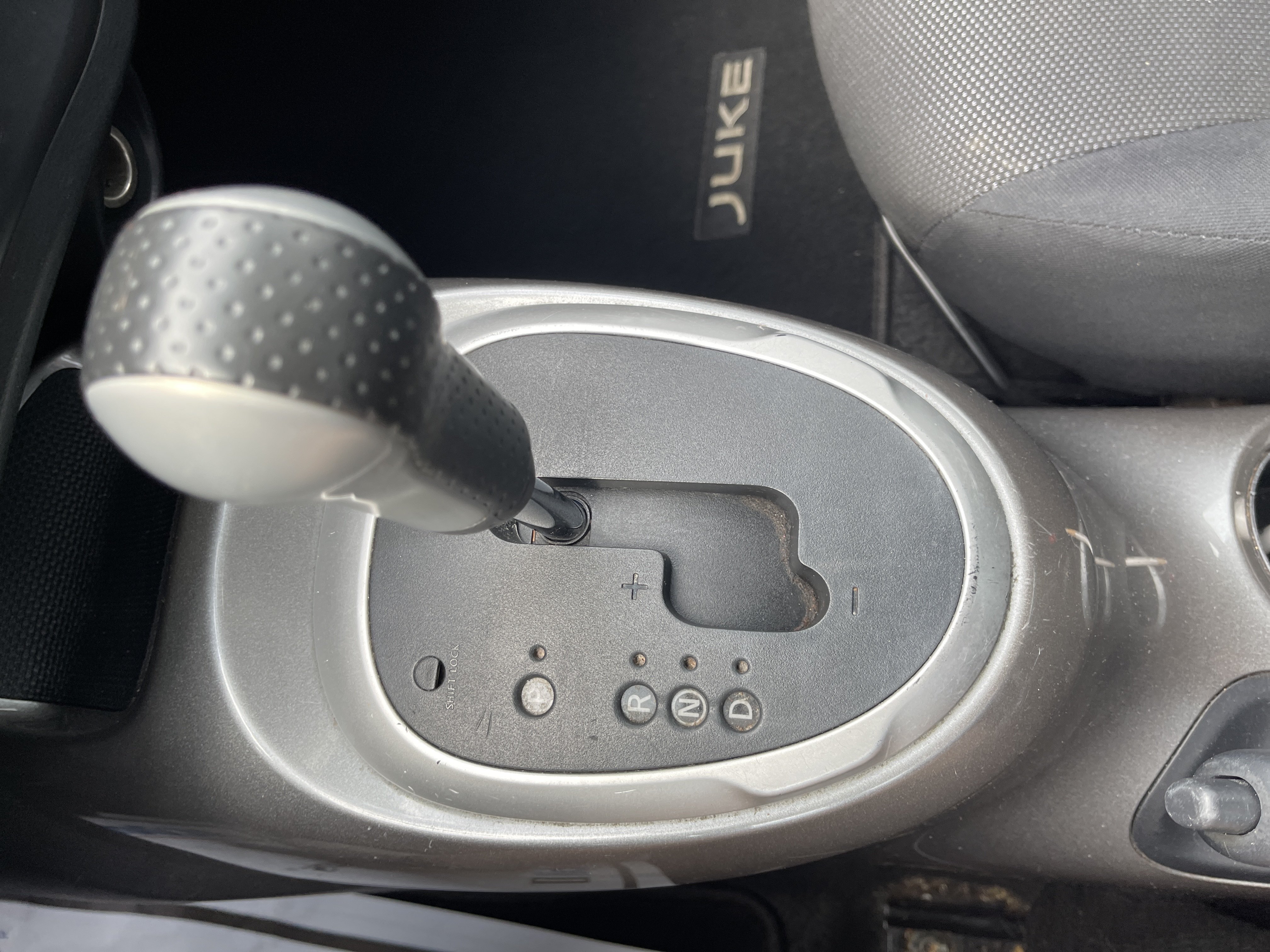 Used 2013 Nissan Juke S FWD image 27