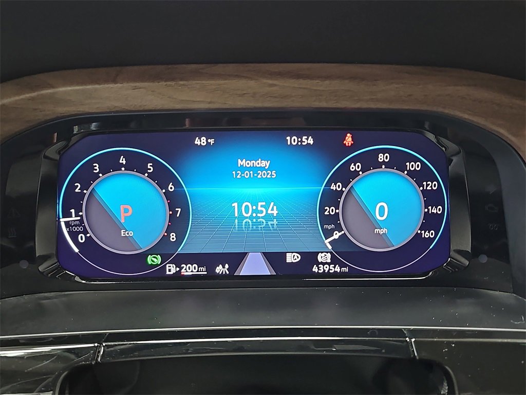 Used 2025 Volkswagen Atlas SE image 19