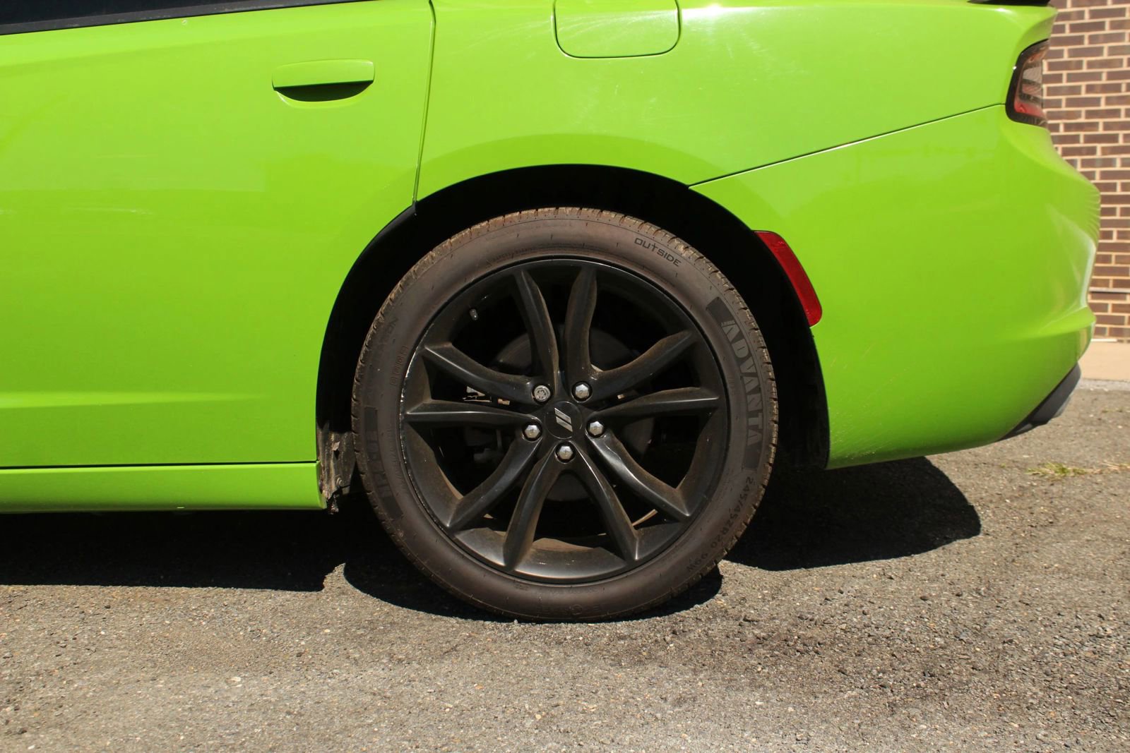 Used 2017 Dodge Charger R/T w/ Blacktop Package image 4