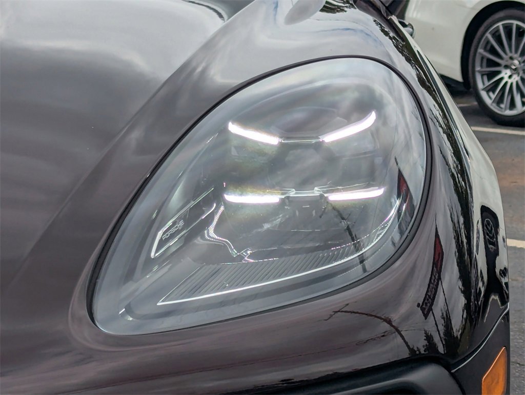 Used 2023 Porsche Macan Turbo image 29