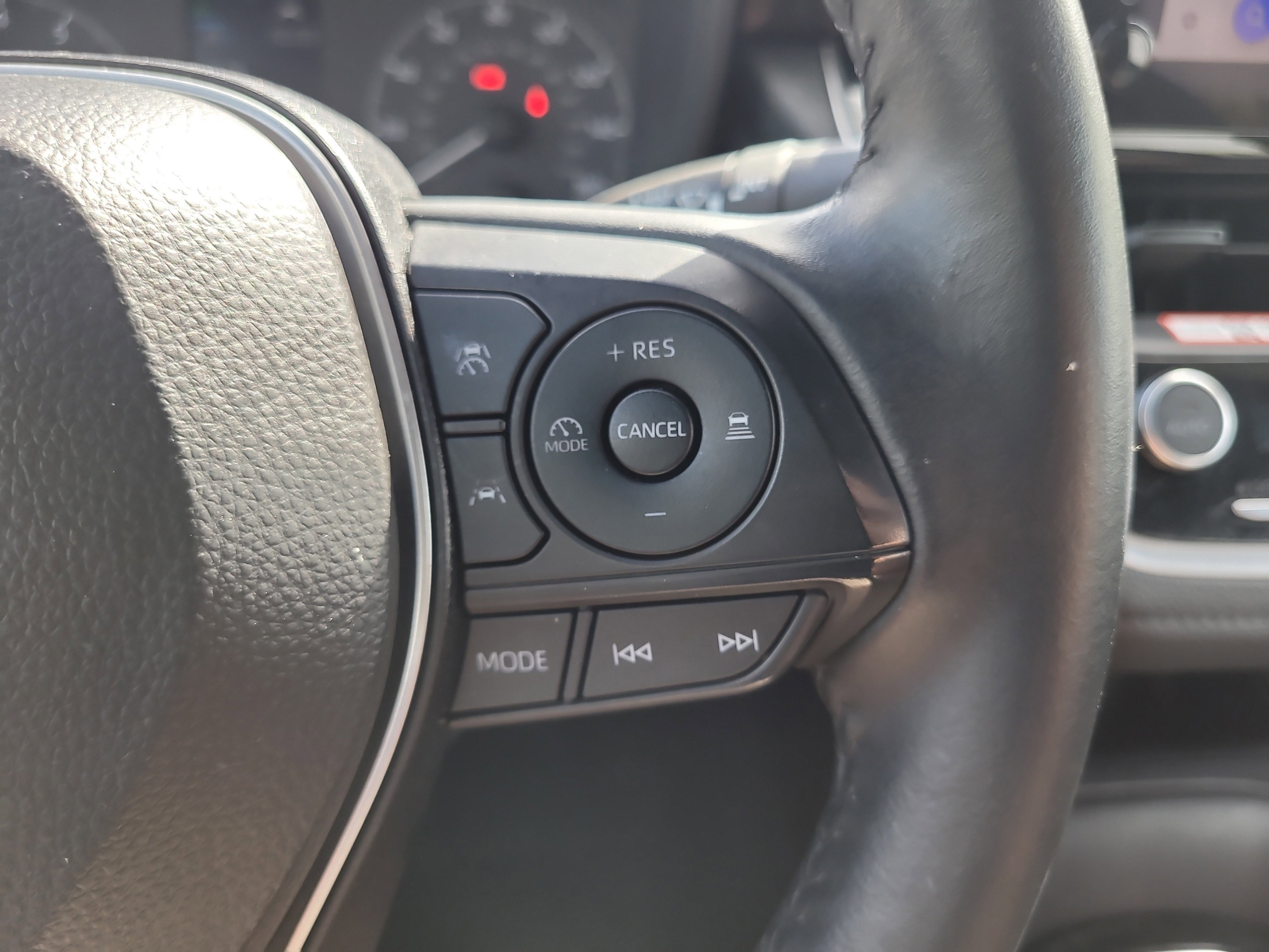 Certified 2025 Toyota Corolla SE image 28