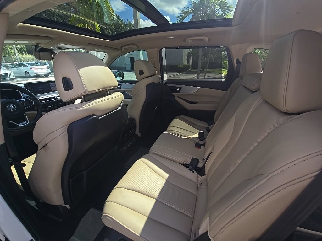 Used 2024 Acura MDX w/ Technology Package FWD image 32