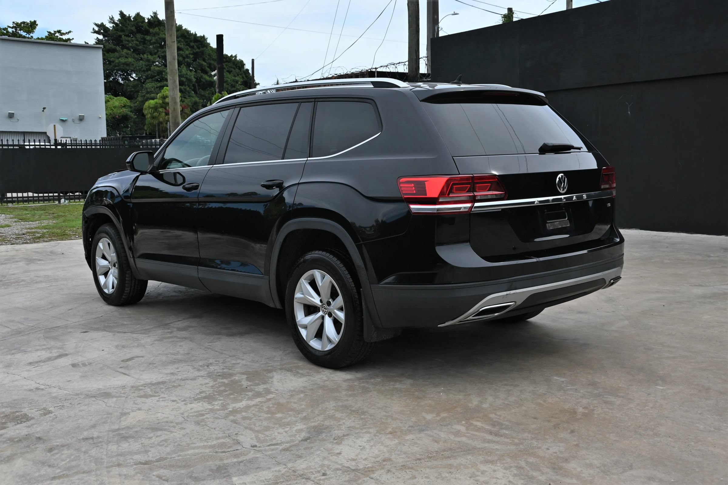 Used 2018 Volkswagen Atlas S FWD image 5