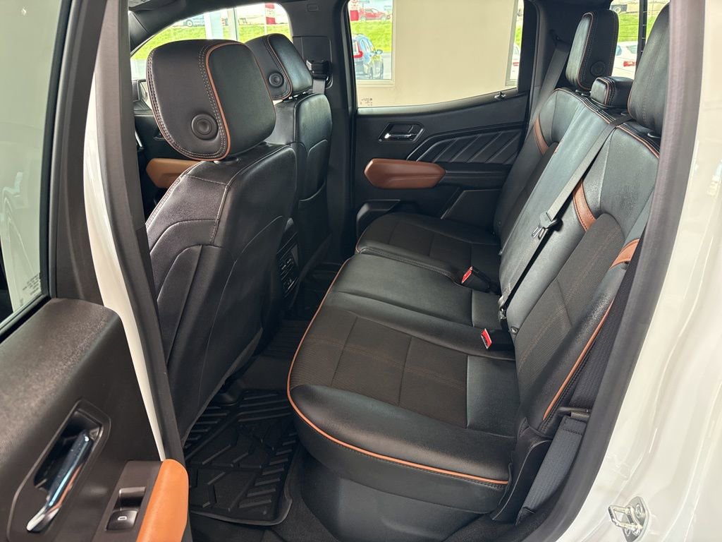 Used 2025 GMC Canyon AT4 image 16
