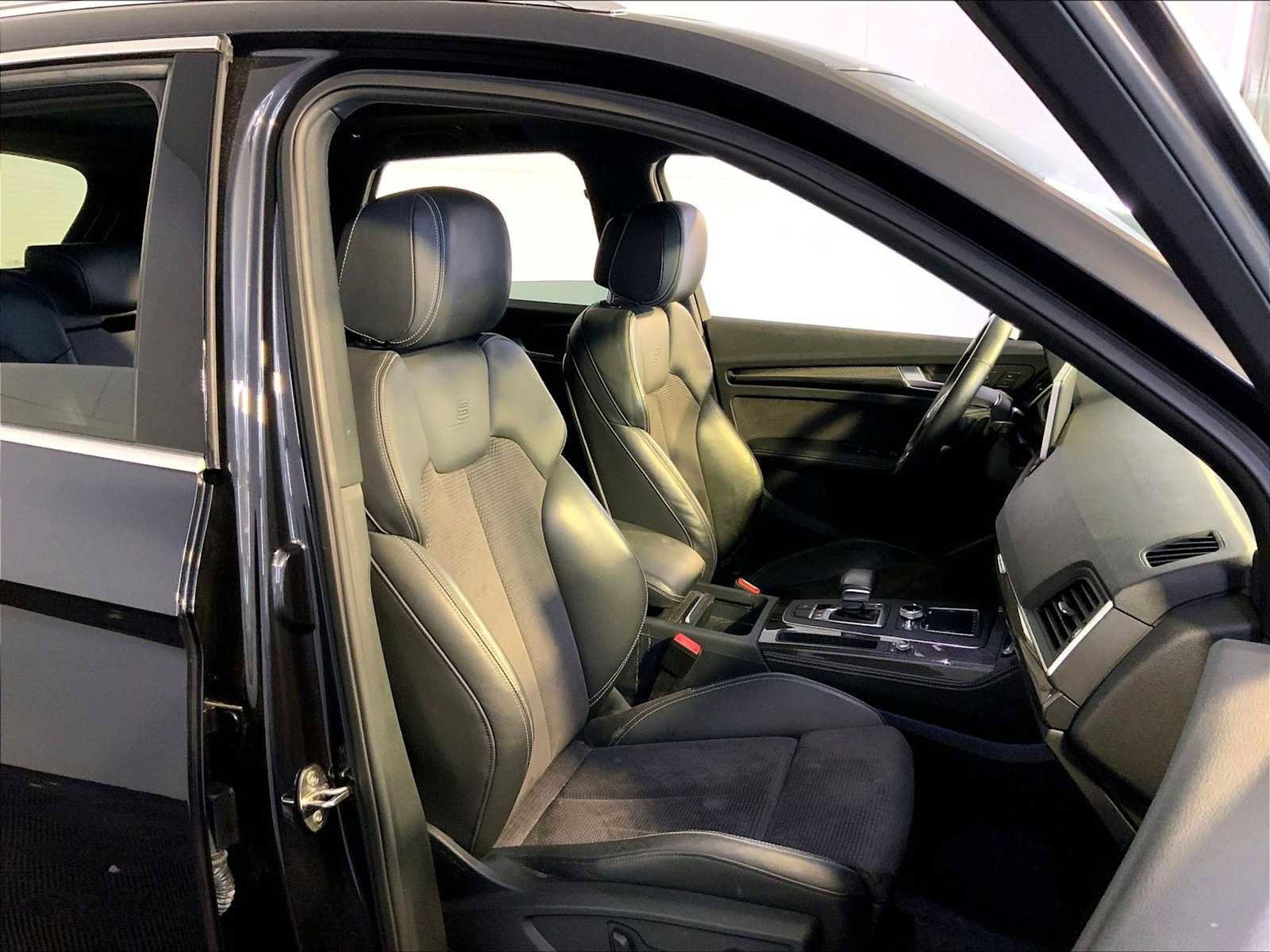 Used 2019 Audi SQ5 Premium Plus w/ Premium Plus Package AWD/4WD image 18
