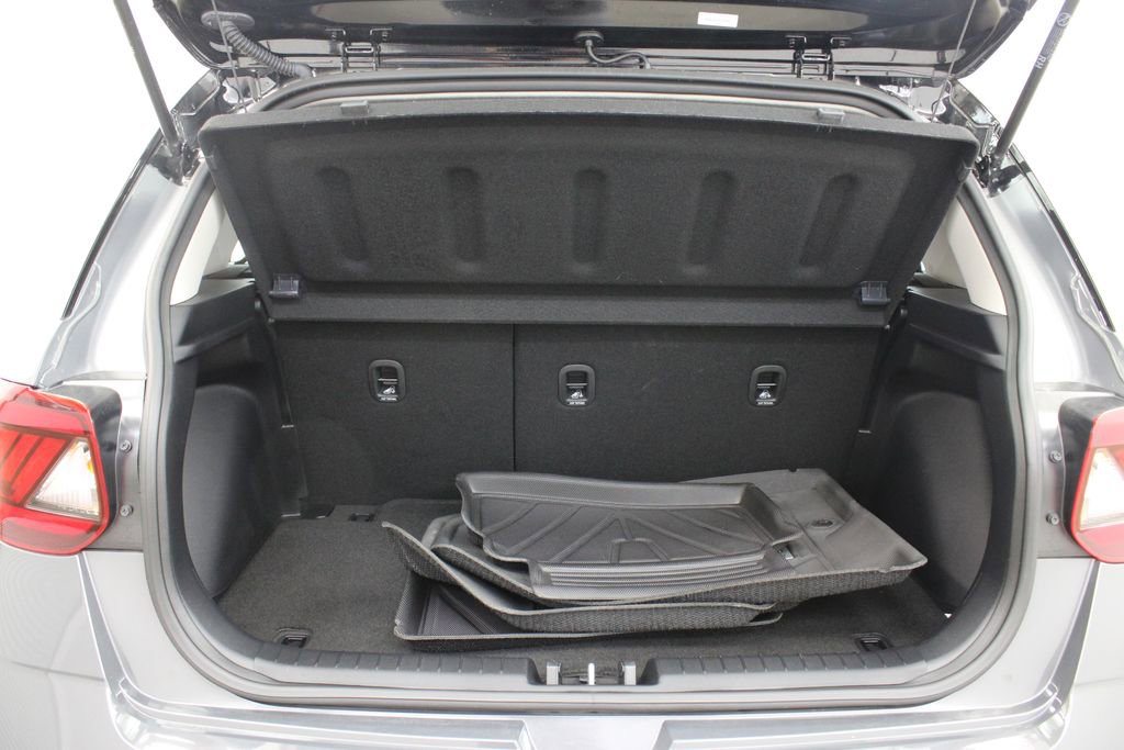 Used 2025 Hyundai Venue Limited FWD image 28