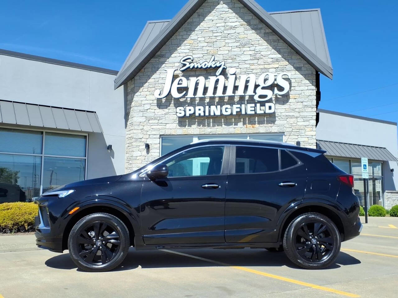 Used 2024 Buick Encore GX Sport Touring AWD/4WD image 2