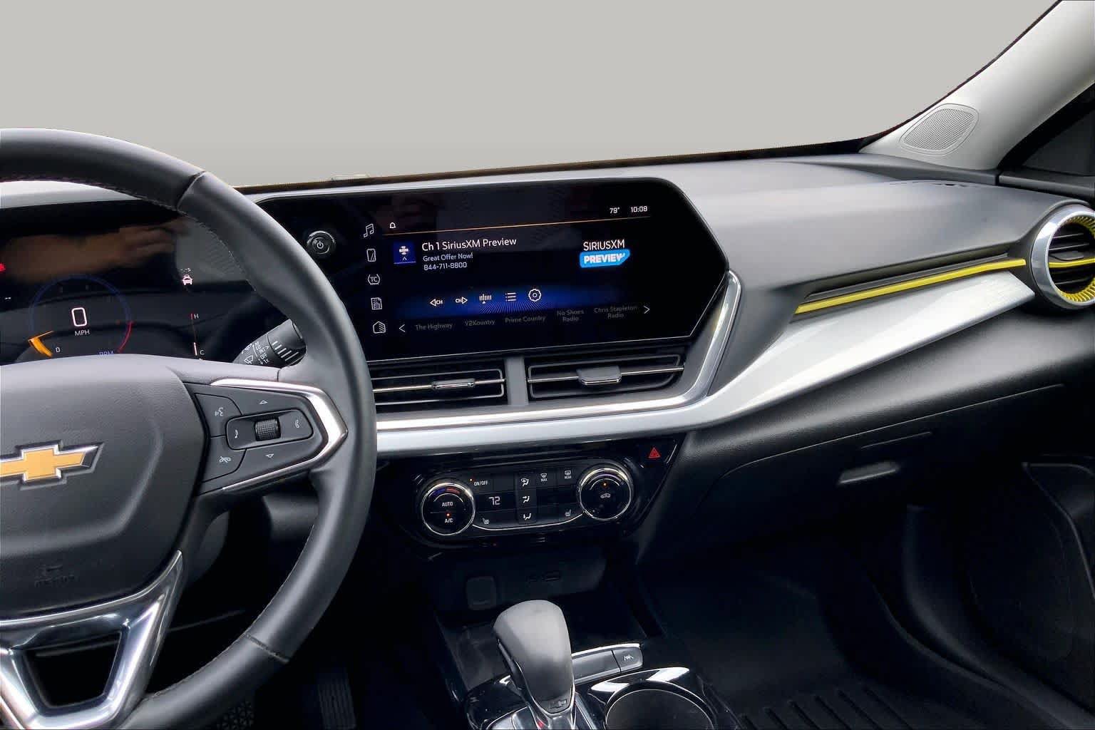 Used 2024 Chevrolet Trax LT w/ Sunroof Package FWD image 7
