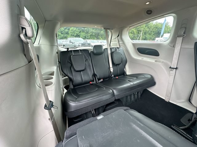 Used 2023 Chrysler Pacifica Touring-L FWD image 30