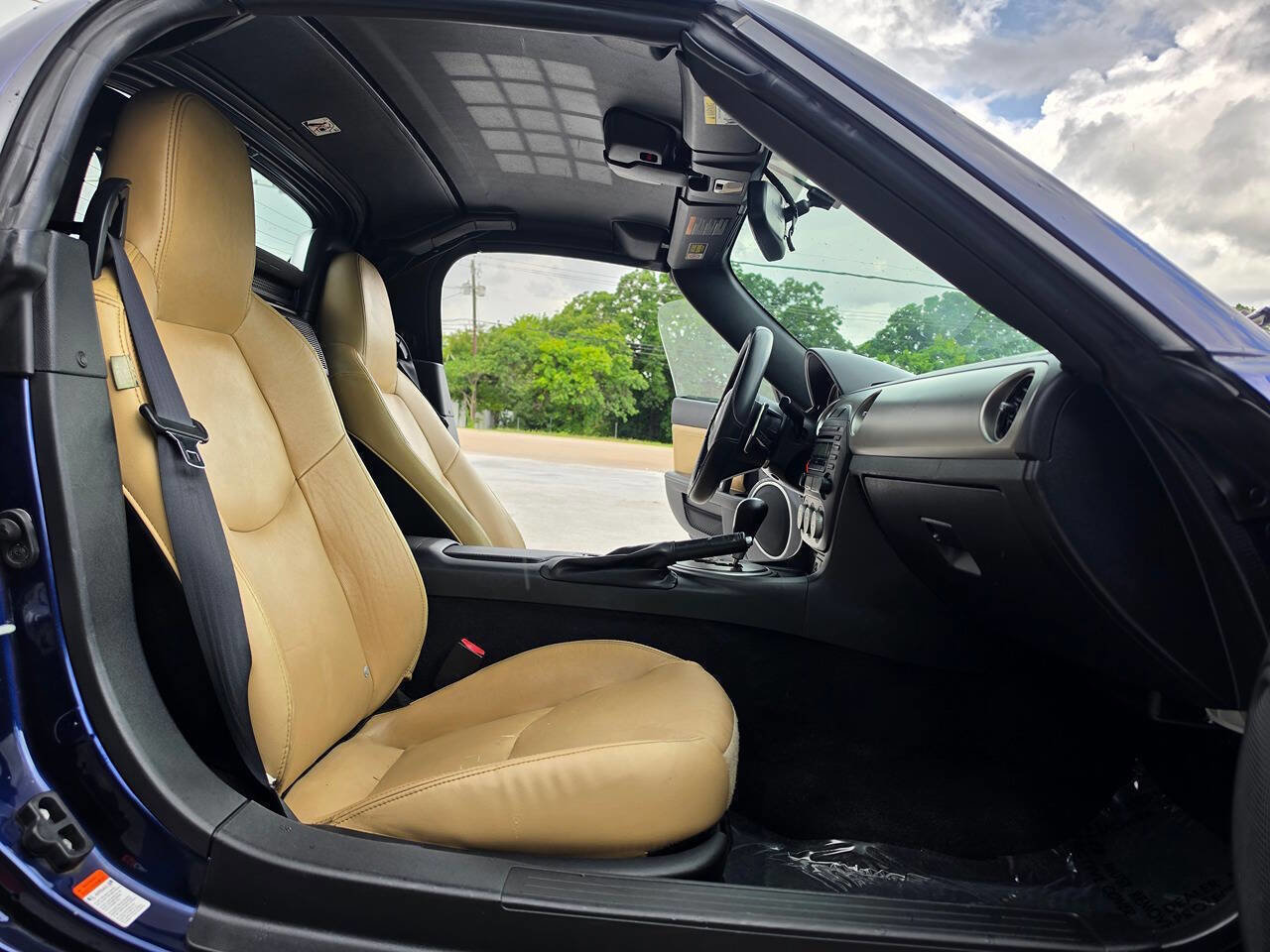 Used 2011 MAZDA MX-5 Miata Grand Touring w/ Premium Pkg RWD image 25