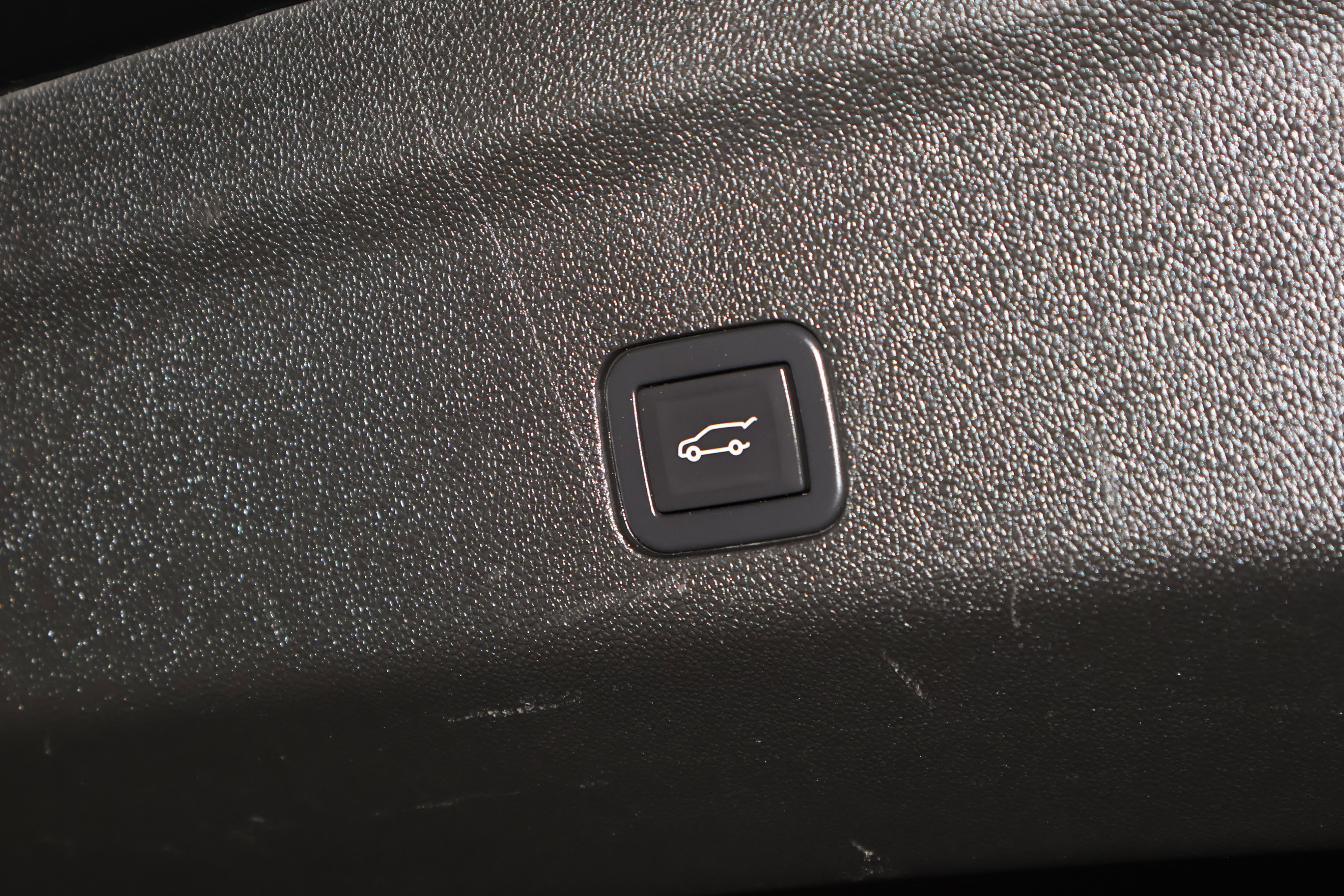 Used 2024 Chevrolet Tahoe Premier AWD/4WD image 55