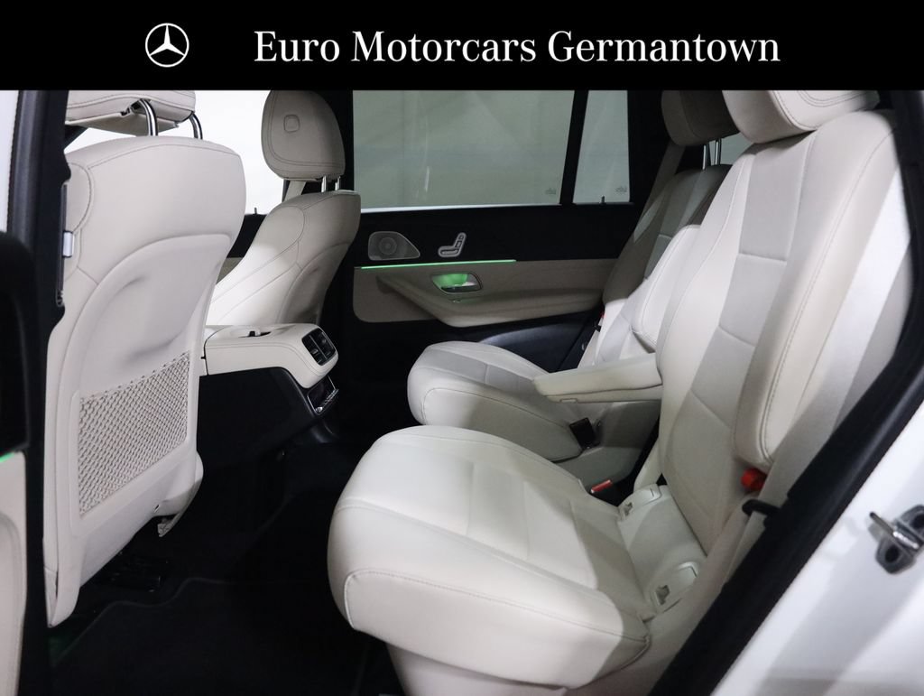 Used 2025 Mercedes-Benz GLS 450 4MATIC w/ AMG Line Exterior image 54
