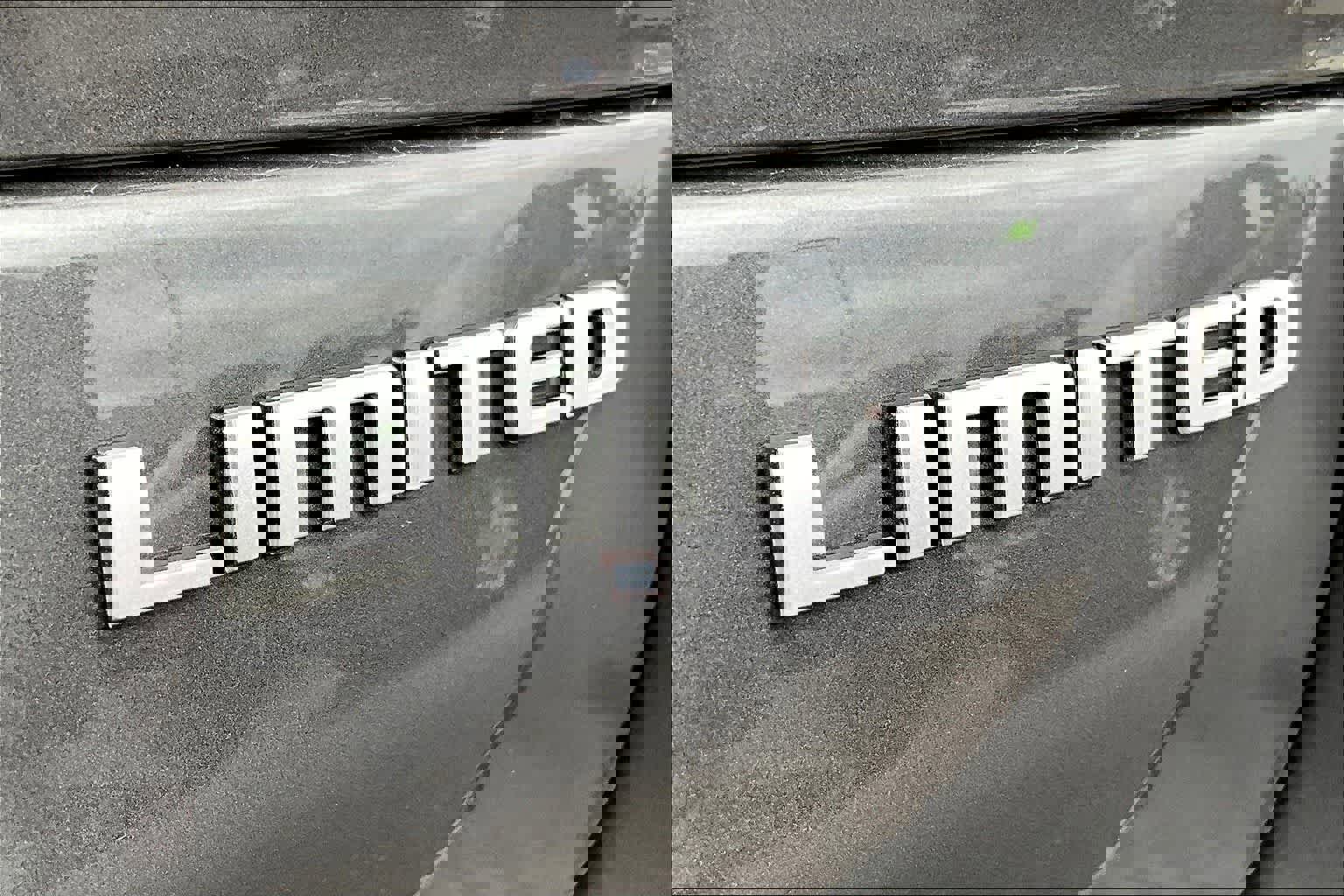 New 2025 Jeep Grand Cherokee L Limited w/ Luxury Tech Group II image 7