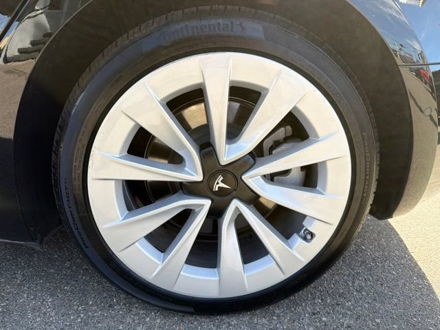Used 2022 Tesla Model 3 Long Range AWD/4WD image 18