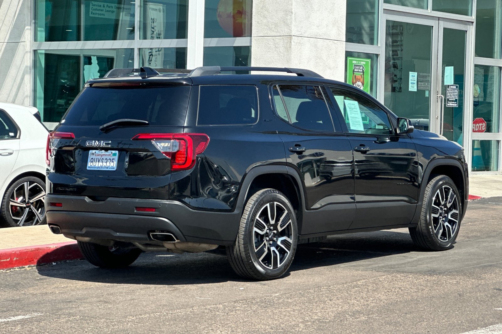 Used 2021 GMC Acadia SLT w/ Elevation Edition FWD image 4