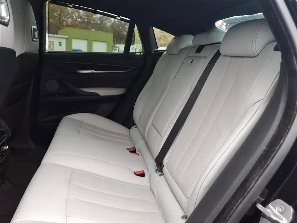 Used 2019 BMW X6 M image 24