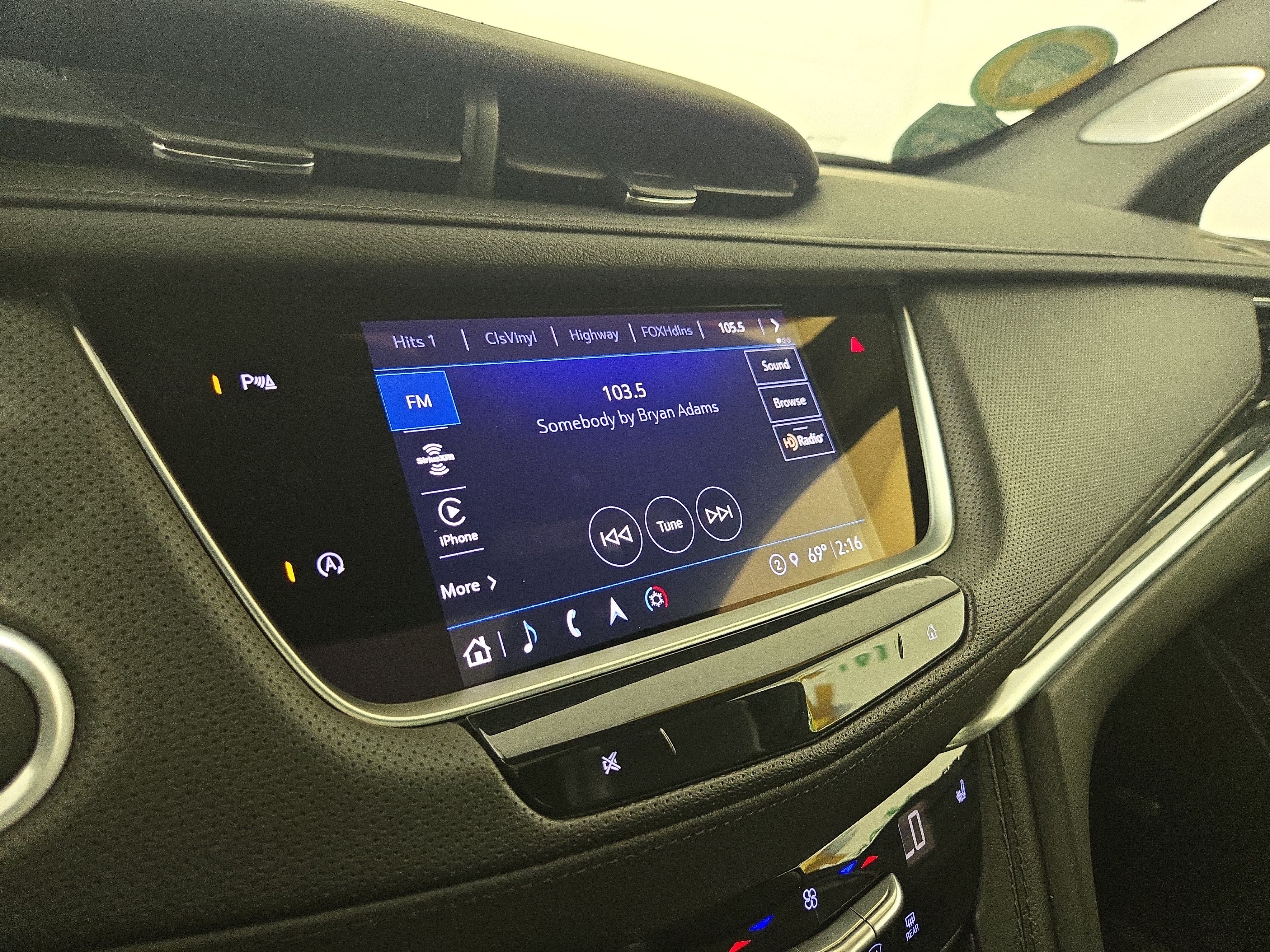 Certified 2023 Cadillac XT5 Premium Luxury w/ LPO, Floor Liner Package AWD/4WD image 19