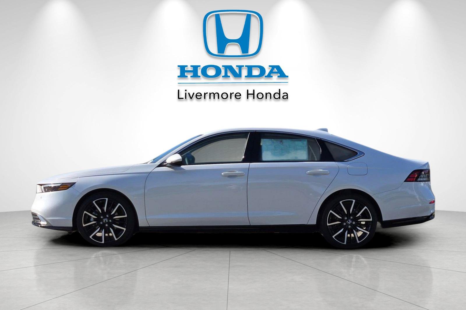 New 2026 Honda Accord Touring image 9