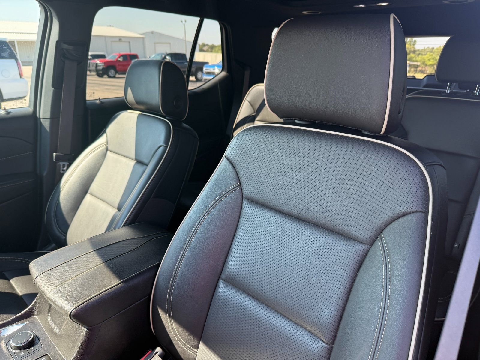 Used 2024 Chevrolet Traverse Premier w/ Redline Edition AWD/4WD image 12