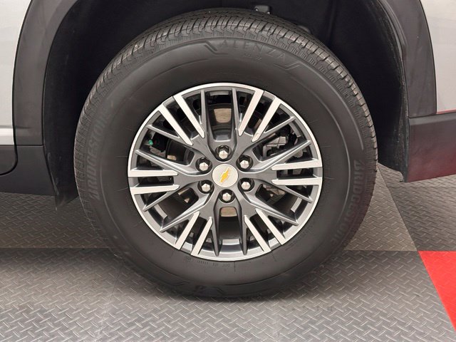 Used 2026 Chevrolet Traverse LT FWD image 23