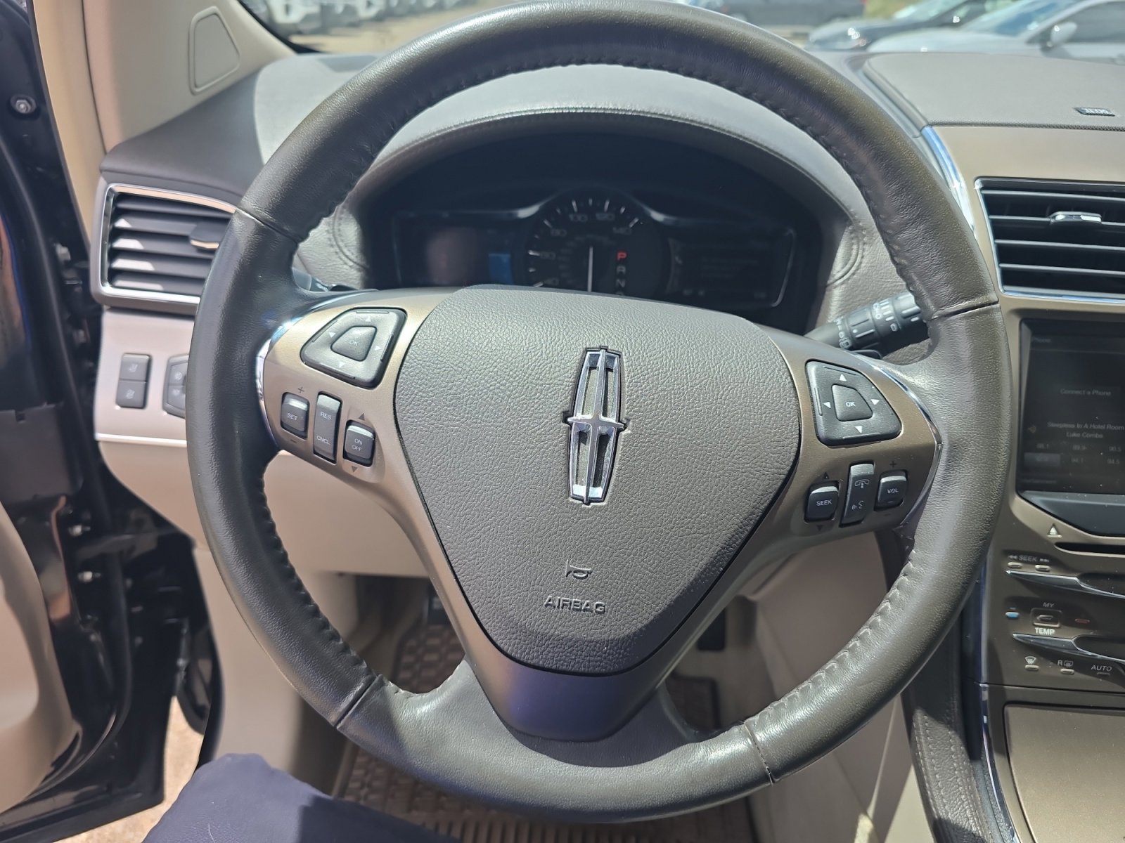 Used 2013 Lincoln MKX AWD image 9