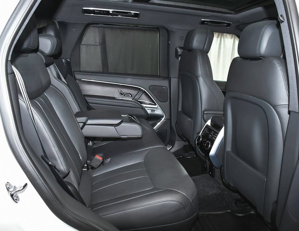 Used 2025 Land Rover Range Rover SE AWD/4WD image 63