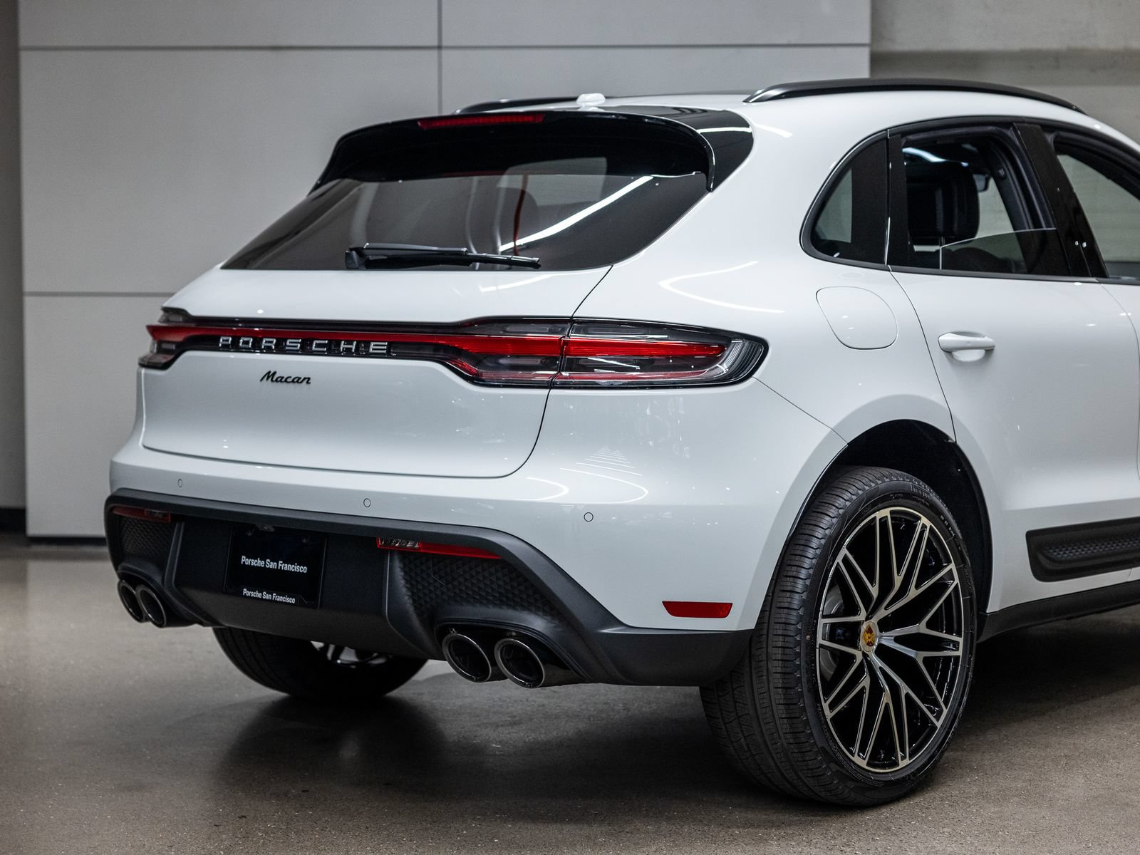 Certified 2026 Porsche Macan AWD/4WD image 22
