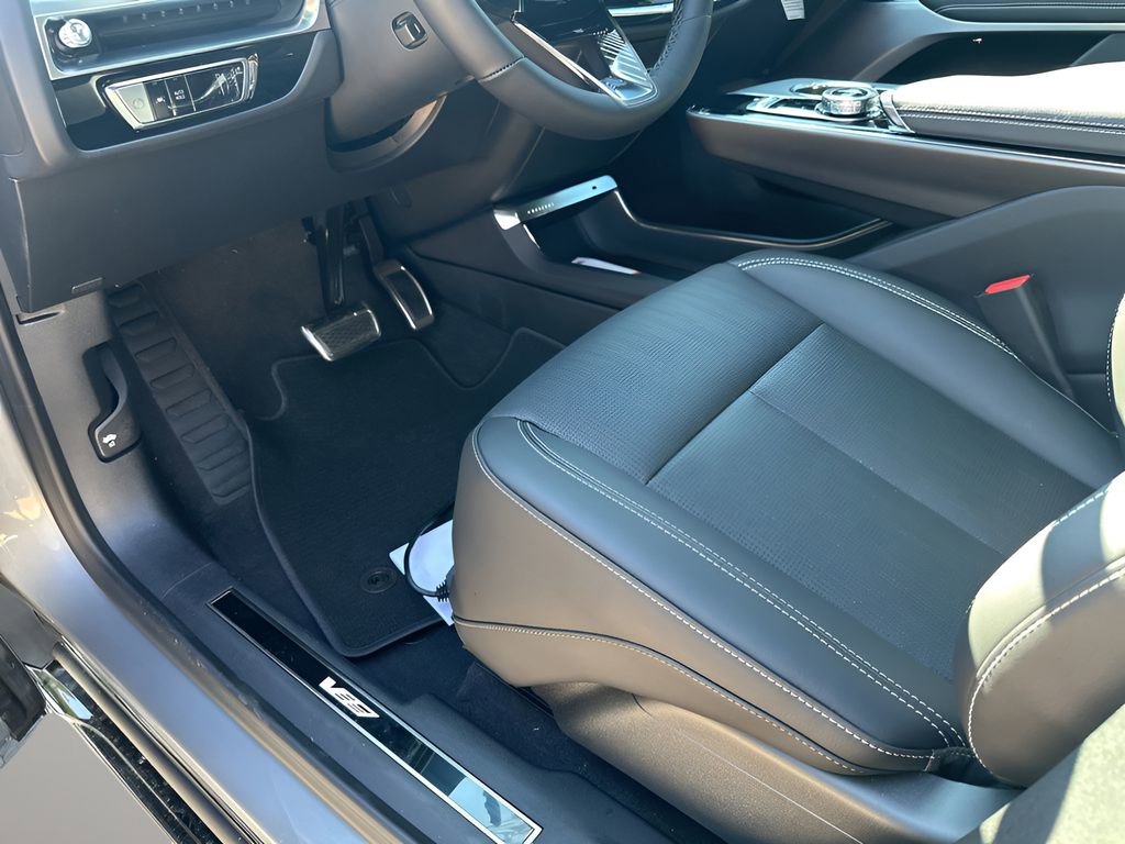 New 2026 Cadillac Lyriq V image 28