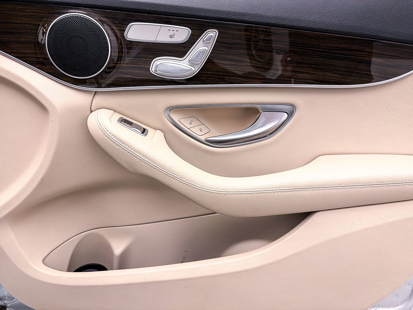 Used 2020 Mercedes-Benz C 300 Sedan image 33