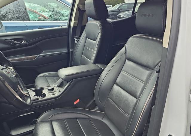 Used 2023 GMC Acadia Denali w/ Denali Ultimate Package image 2