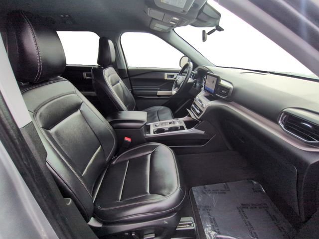 Used 2023 Ford Explorer XLT w/ Equipment Group 202A image 23