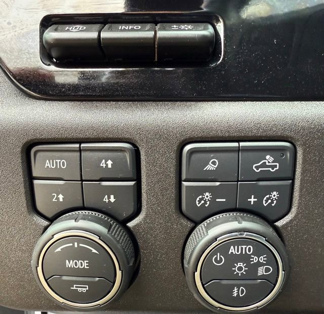 Used 2025 Chevrolet Silverado 2500 High Country w/ Technology Package image 31