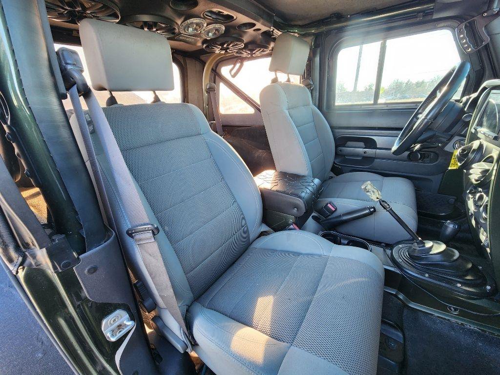 Used 2007 Jeep Wrangler Sahara AWD/4WD image 16