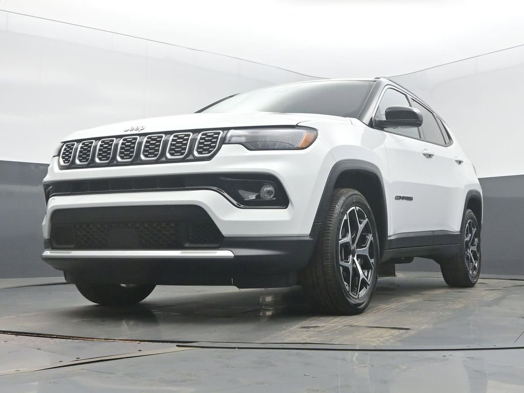 Used 2025 Jeep Compass Limited image 46