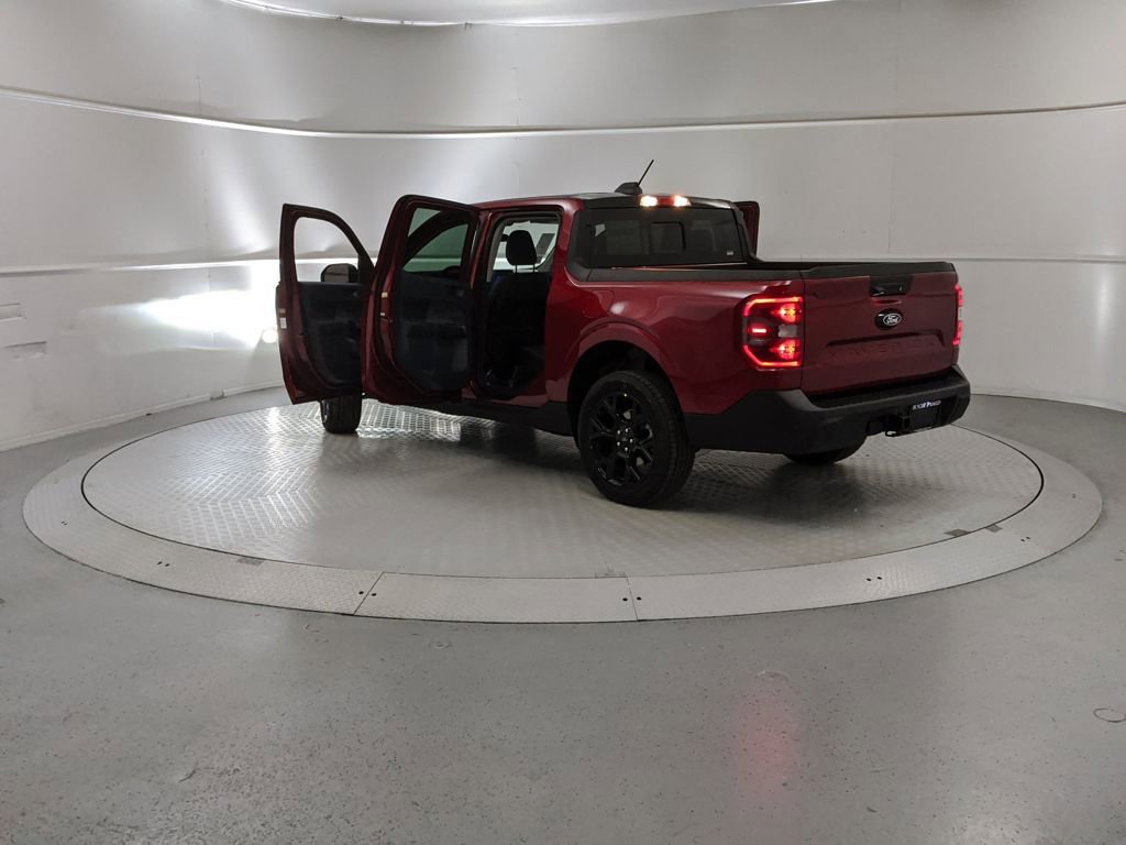 New 2026 Ford Maverick Lariat w/ Black Appearance Package image 10