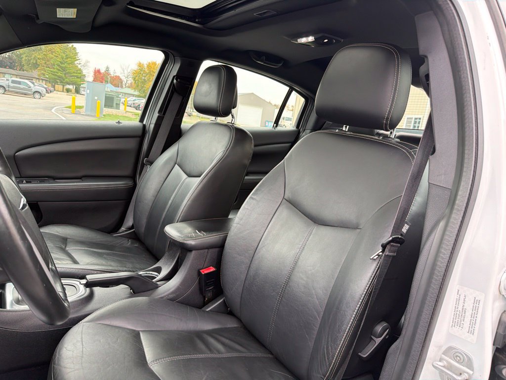 Used 2012 Chrysler 200 Limited FWD image 12