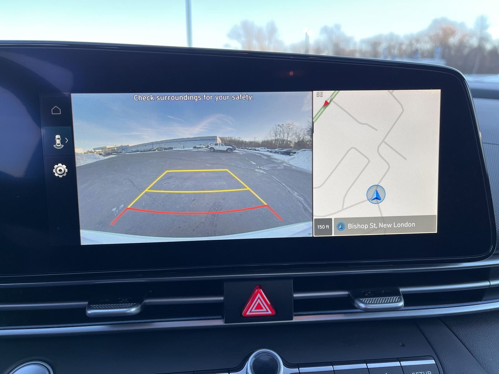 Certified 2025 Hyundai Elantra Limited image 33