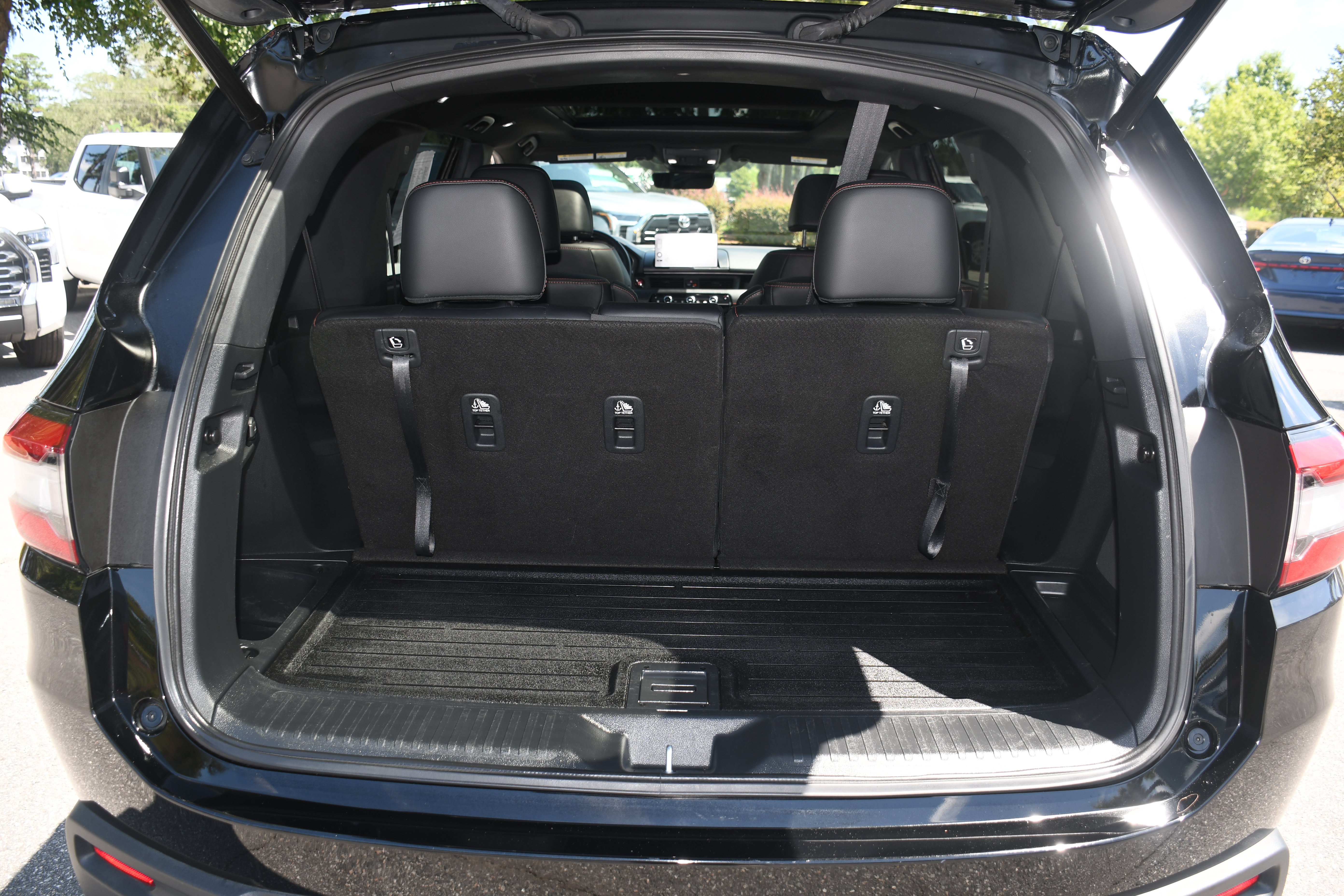 Used 2025 Honda Pilot TrailSport image 19