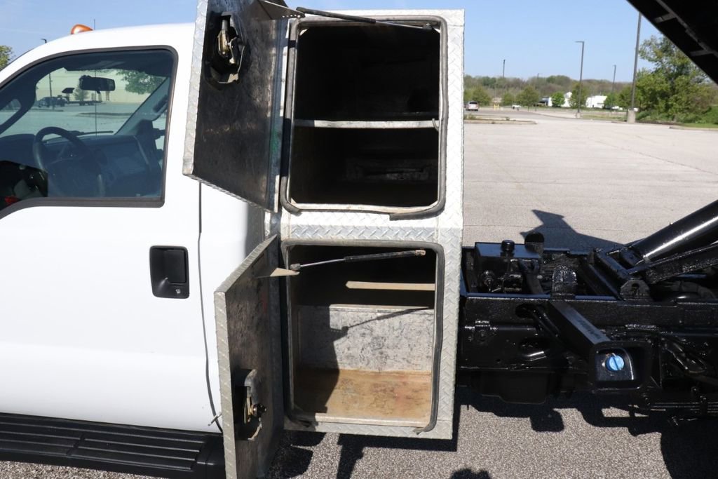 Used 2016 Ford F550 2WD Regular Cab Super Duty image 21