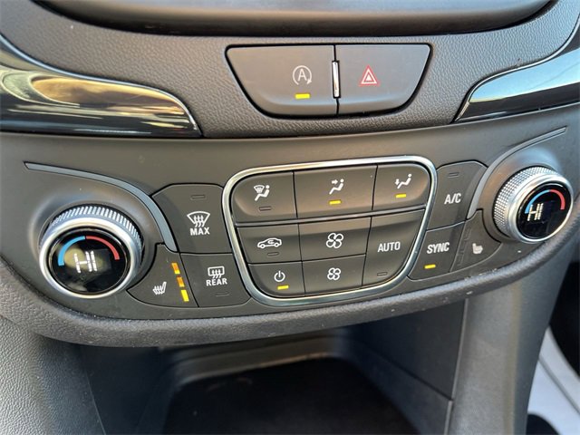 Used 2022 Chevrolet Equinox RS w/ LPO, Floor Liner Package image 18