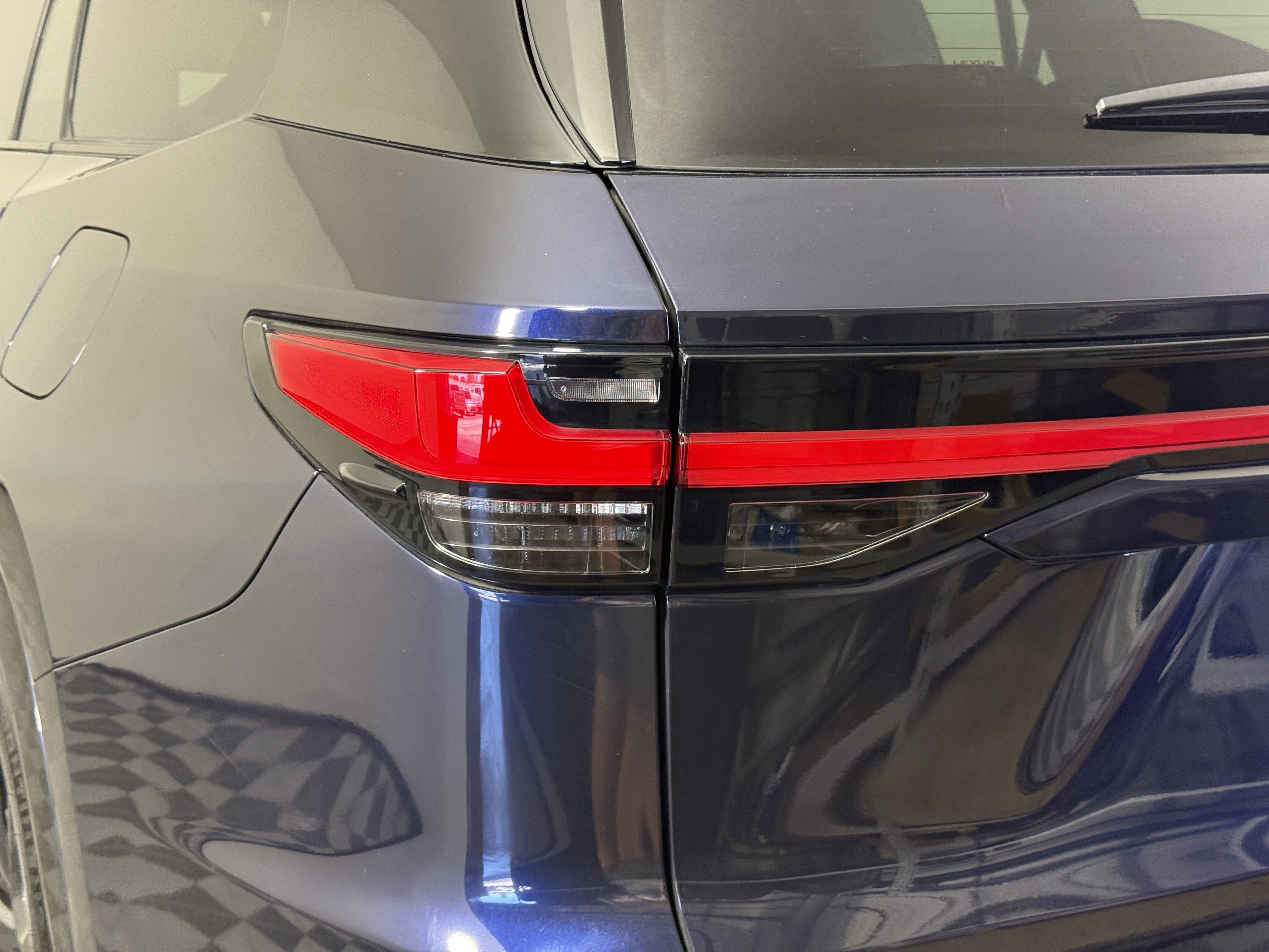 Used 2025 Lexus TX 500h AWD w/ Technology Package image 8