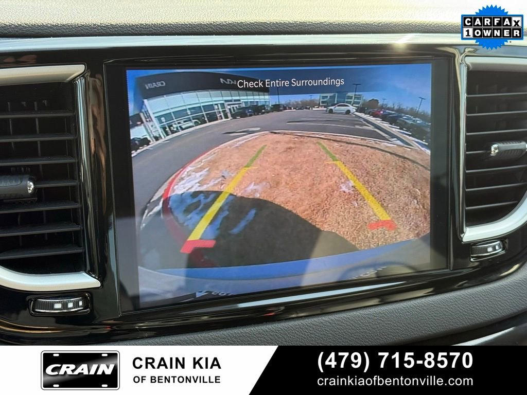 Used 2024 Chrysler Pacifica Touring-L image 17