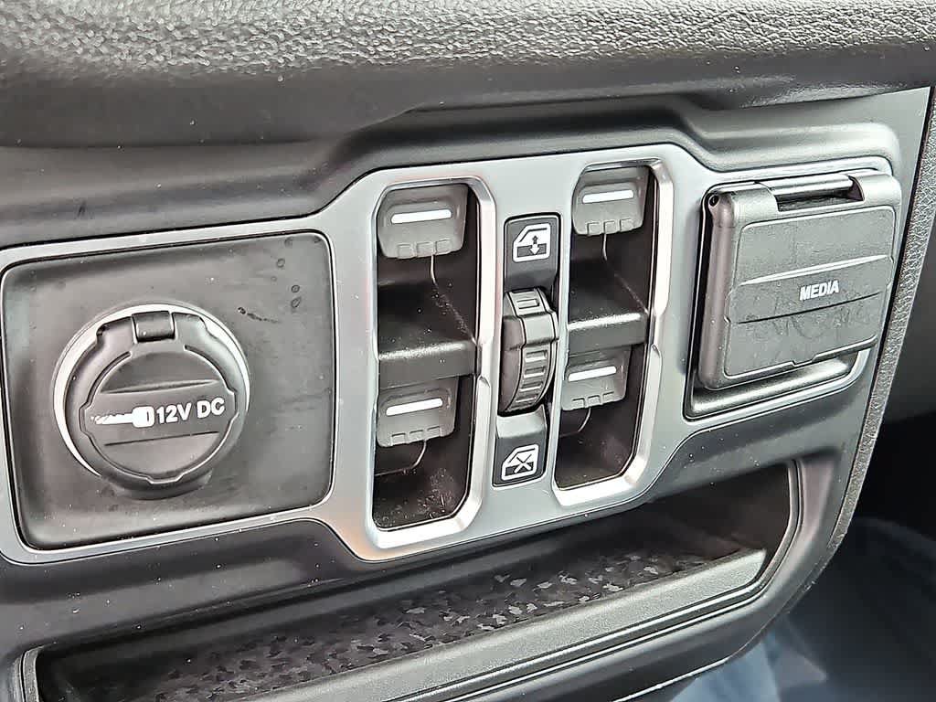 Used 2025 Jeep Wrangler Unlimited Sport AWD/4WD image 23