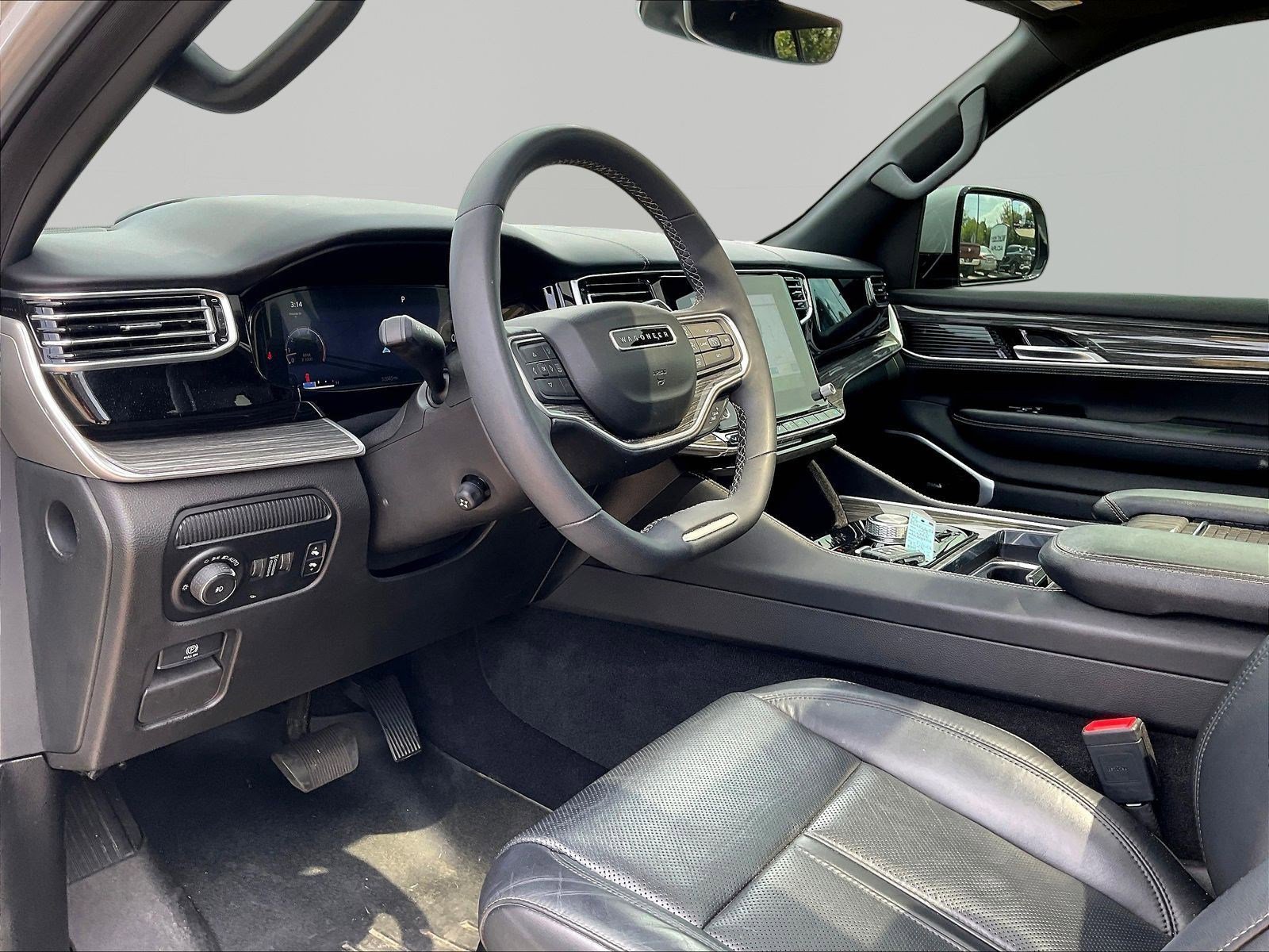 Used 2022 Jeep Wagoneer Series III w/ Premium Group I AWD/4WD image 17