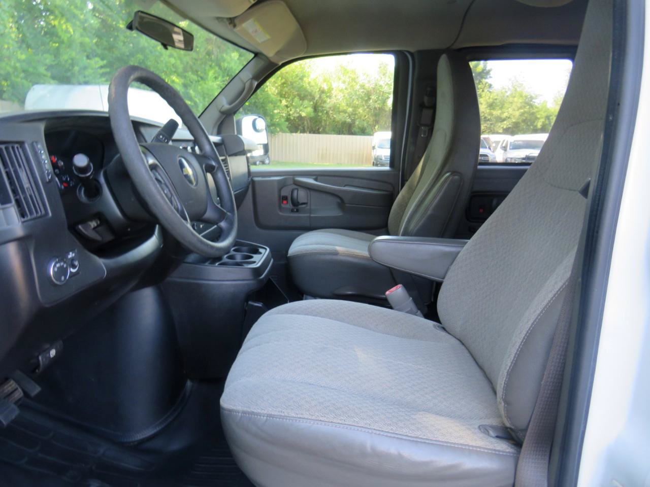 Used 2011 Chevrolet Express 3500 LS RWD image 13